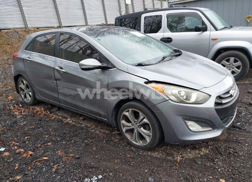 2013 Hyundai Elantra GT (VIN KMHD35LE9DU037572) main photo