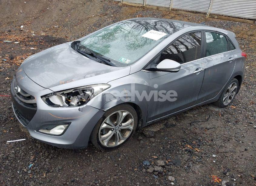 Photo 2 of 2013 Hyundai Elantra GT (VIN KMHD35LE9DU037572)