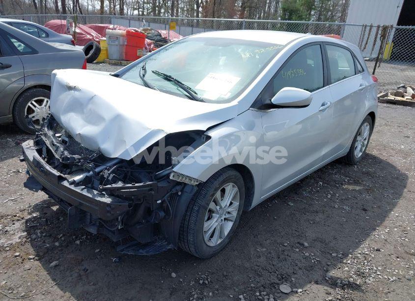 Photo 2 of 2013 Hyundai Elantra GT (VIN KMHD35LEXDU126664)