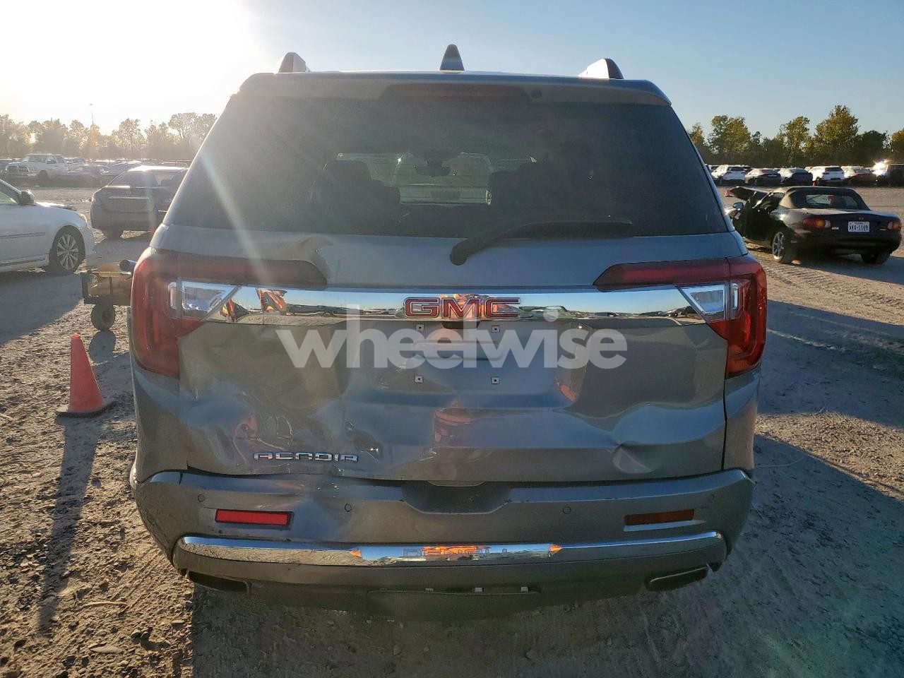 Photo 6 of 2023 GMC ACADIA DENALI (VIN KMHD35LH0EU207586)
