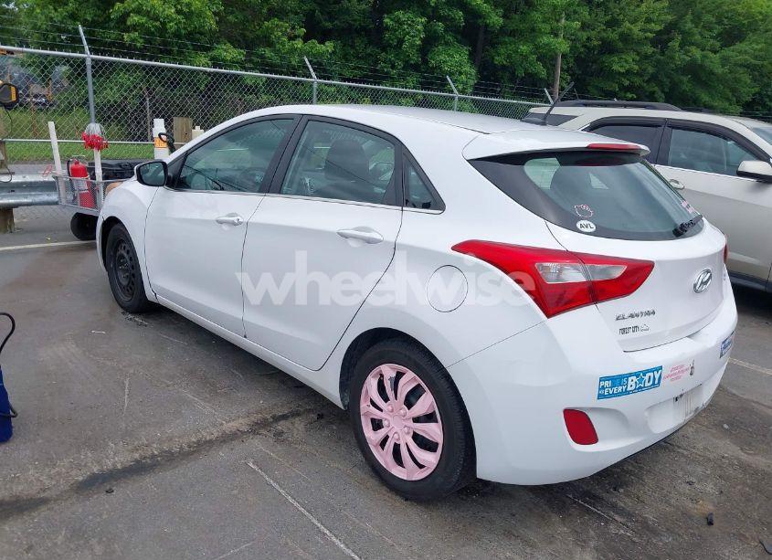 Photo 3 of 2016 Hyundai Elantra GT (VIN KMHD35LH0GU285904)