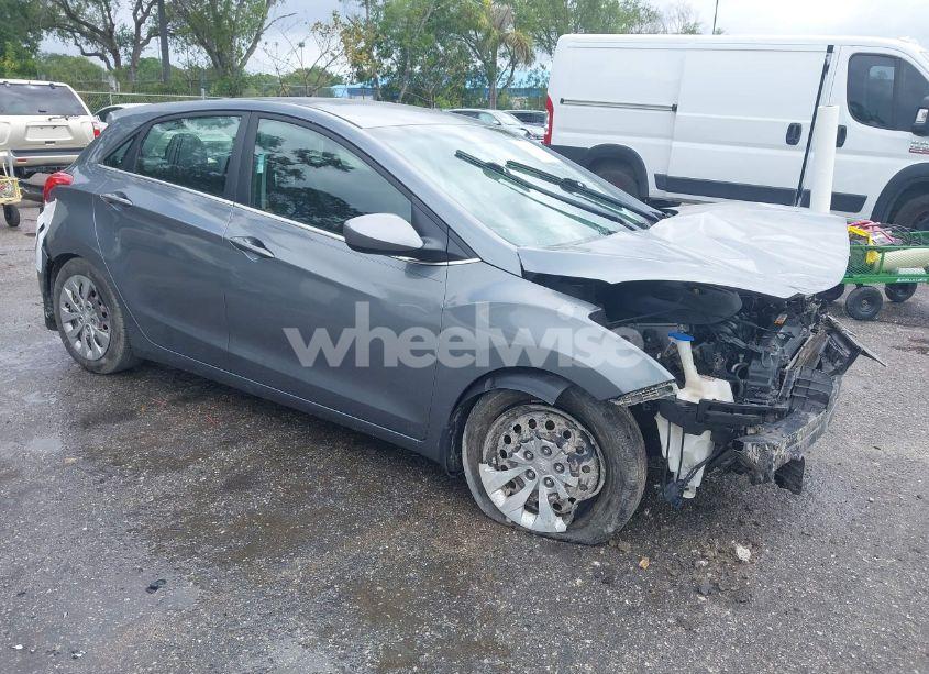 2016 Hyundai Elantra GT (VIN KMHD35LH2GU301973) main photo