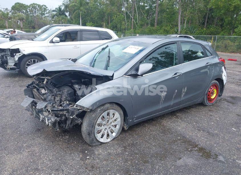 Photo 2 of 2016 Hyundai Elantra GT (VIN KMHD35LH2GU301973)