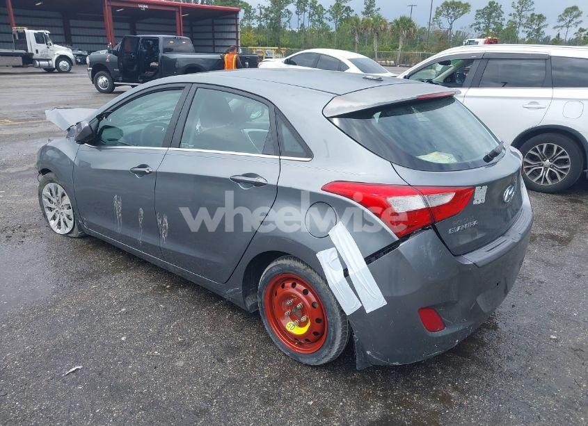 Photo 3 of 2016 Hyundai Elantra GT (VIN KMHD35LH2GU301973)