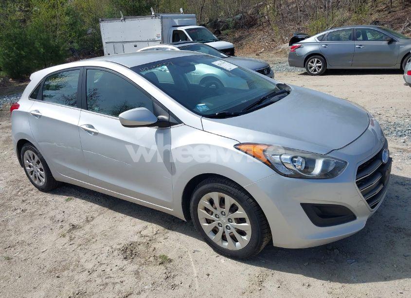 2016 Hyundai Elantra GT (VIN KMHD35LH2GU317106) main photo