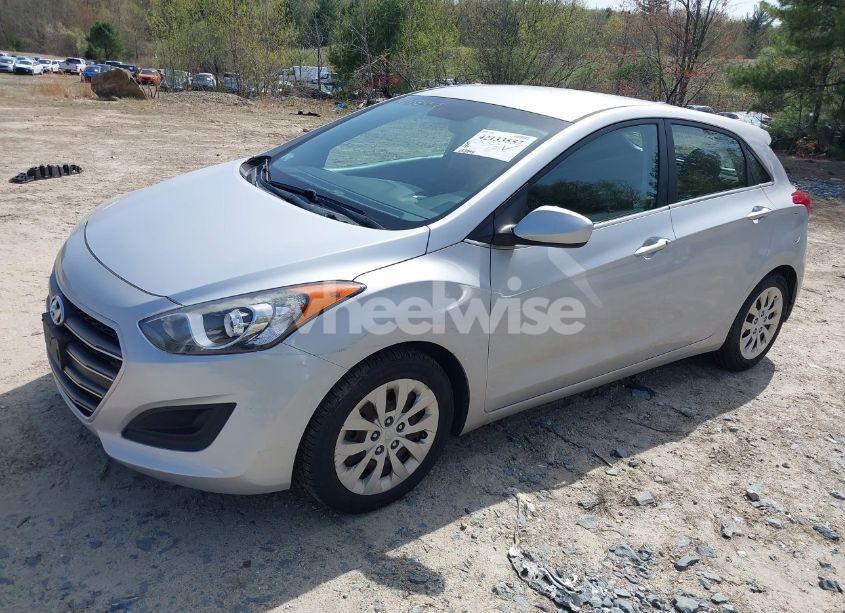Photo 2 of 2016 Hyundai Elantra GT (VIN KMHD35LH2GU317106)