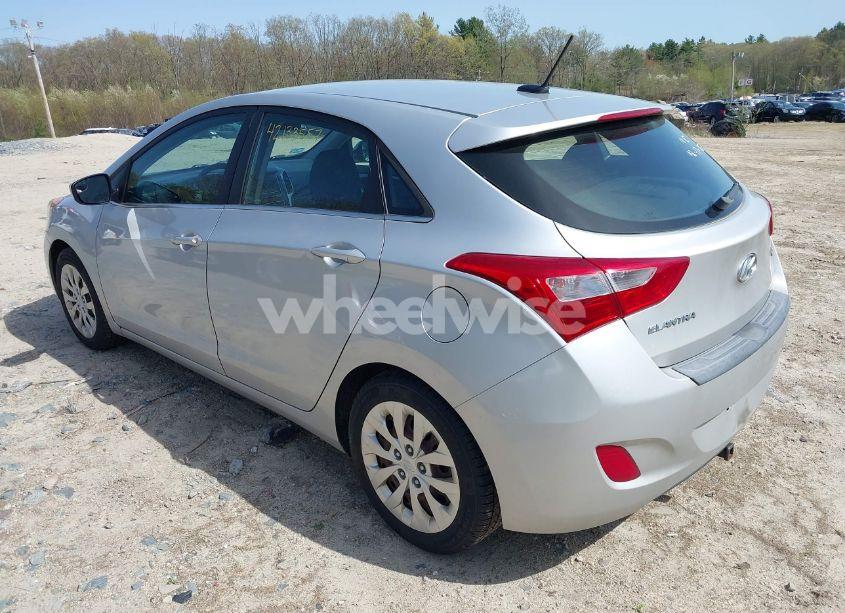 Photo 3 of 2016 Hyundai Elantra GT (VIN KMHD35LH2GU317106)