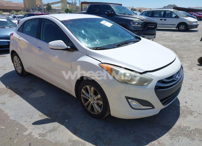 2014 Hyundai Elantra GT (VIN KMHD35LH4EU211611) main photo