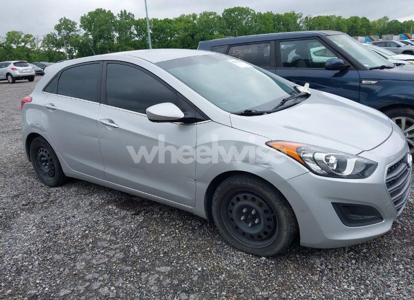 2016 Hyundai Elantra GT (VIN KMHD35LH4GU326129) main photo