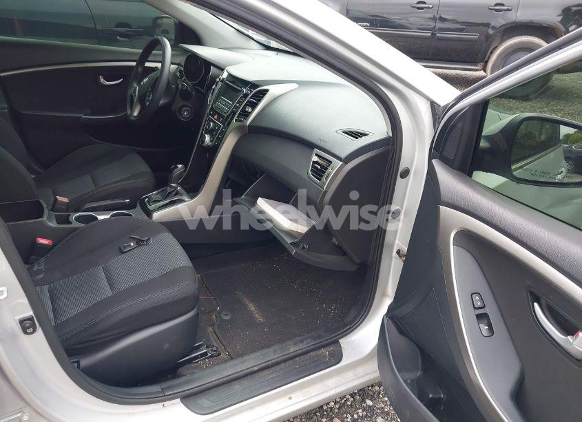 Photo 5 of 2016 Hyundai Elantra GT (VIN KMHD35LH4GU326129)