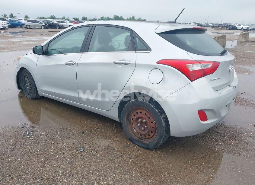 Photo 3 of 2016 Hyundai Elantra GT (VIN KMHD35LH7GU323094)