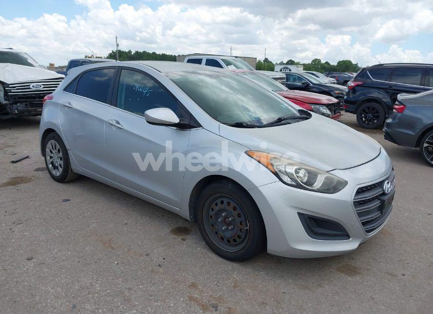 2016 Hyundai Elantra GT (VIN KMHD35LH8GU270101) main photo
