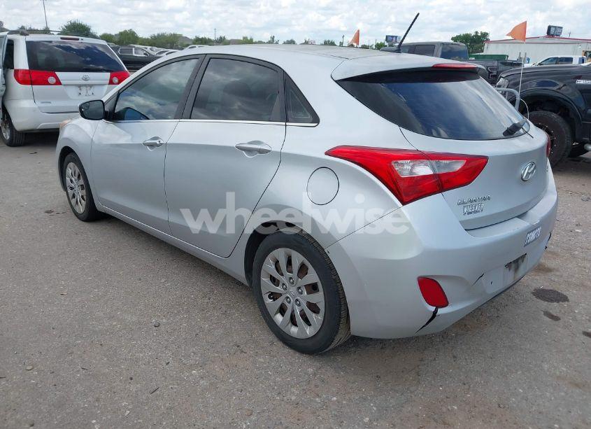 Photo 3 of 2016 Hyundai Elantra GT (VIN KMHD35LH8GU270101)