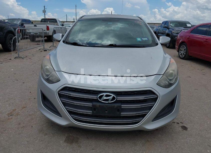 Photo 6 of 2016 Hyundai Elantra GT (VIN KMHD35LH8GU270101)