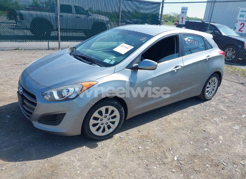 Photo 2 of 2016 Hyundai Elantra GT (VIN KMHD35LH8GU271975)