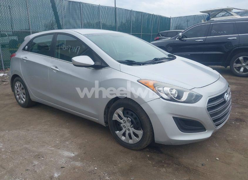 2016 Hyundai Elantra GT (VIN KMHD35LH9GU319385) main photo