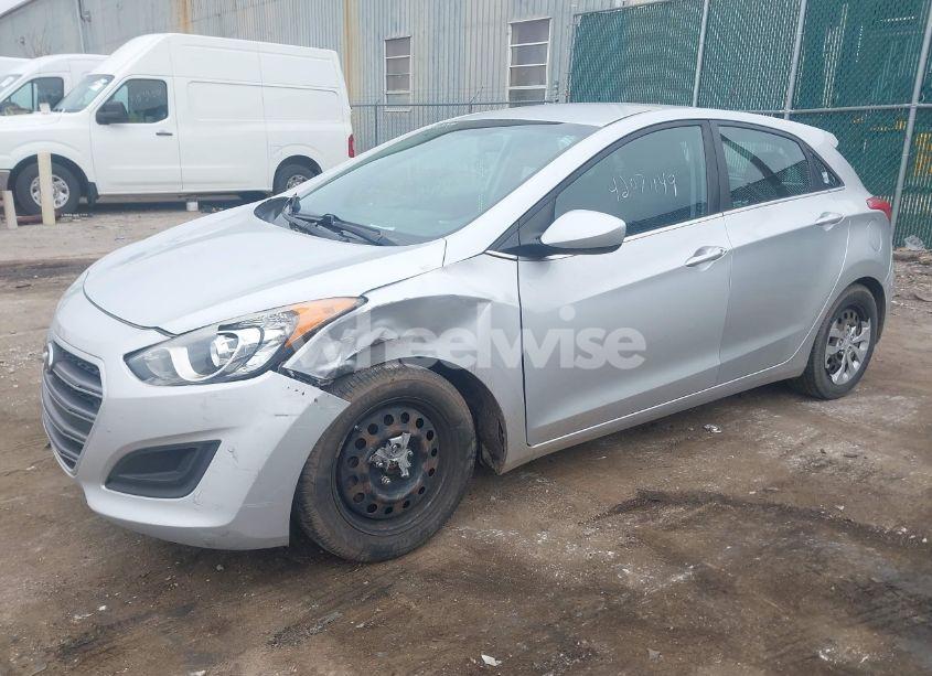 Photo 2 of 2016 Hyundai Elantra GT (VIN KMHD35LH9GU319385)