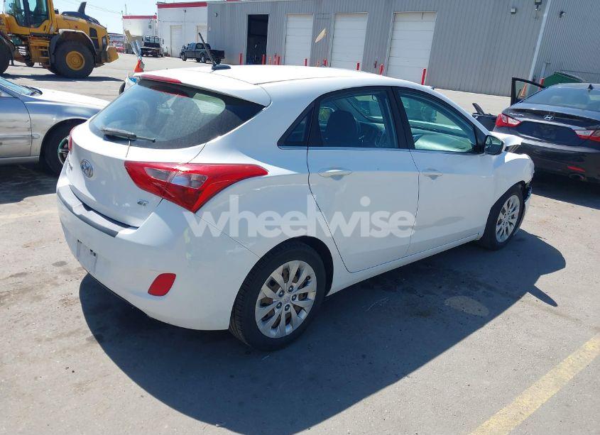 Photo 4 of 2017 Hyundai Elantra GT (VIN KMHD35LHXHU379550)