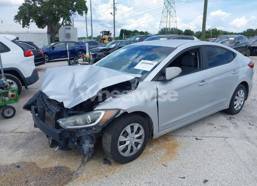 Photo 2 of 2017 Hyundai Elantra SE (VIN KMHD74LF0HU075074)
