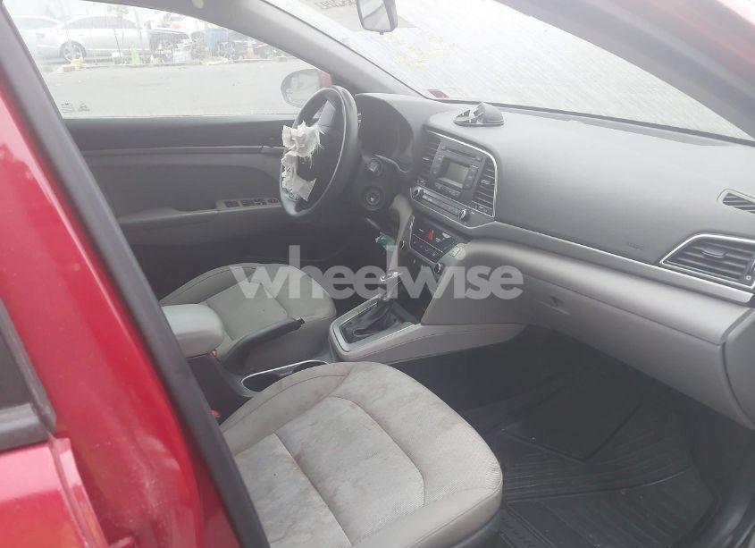 Photo 5 of 2017 Hyundai Elantra SE (VIN KMHD74LF1HU190718)