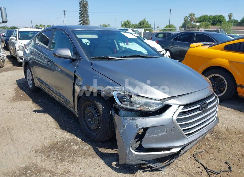 2017 Hyundai Elantra SE (VIN KMHD74LF2HU061211) main photo