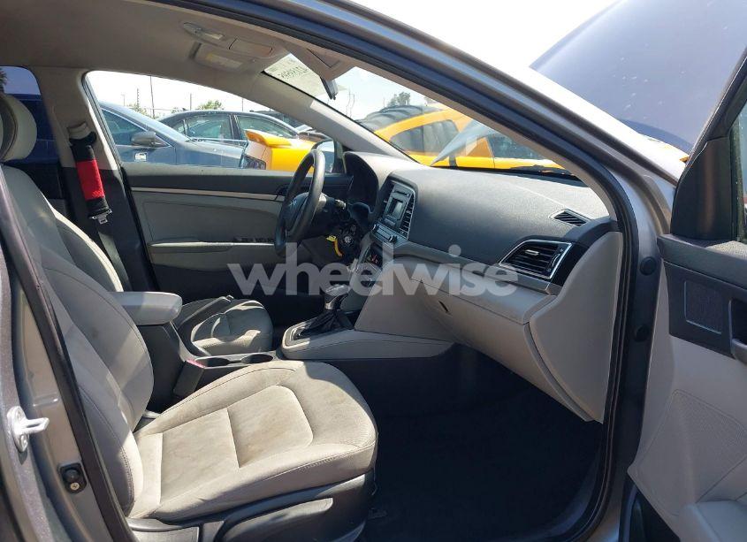 Photo 5 of 2017 Hyundai Elantra SE (VIN KMHD74LF2HU061211)