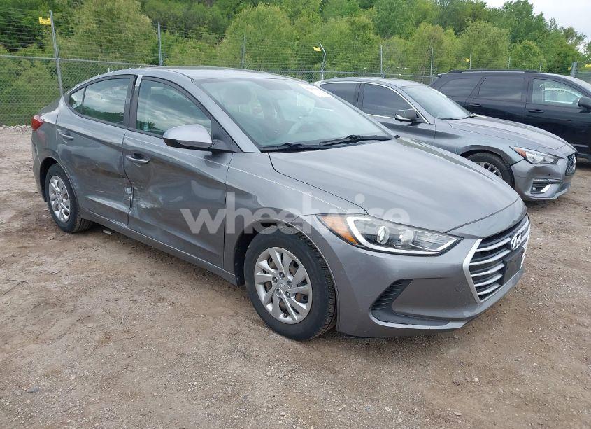 2017 Hyundai Elantra SE (VIN KMHD74LF2HU151121) main photo
