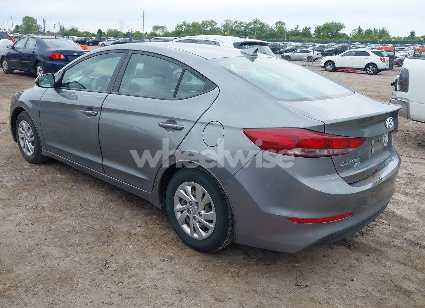 Photo 3 of 2017 Hyundai Elantra SE (VIN KMHD74LF2HU151121)