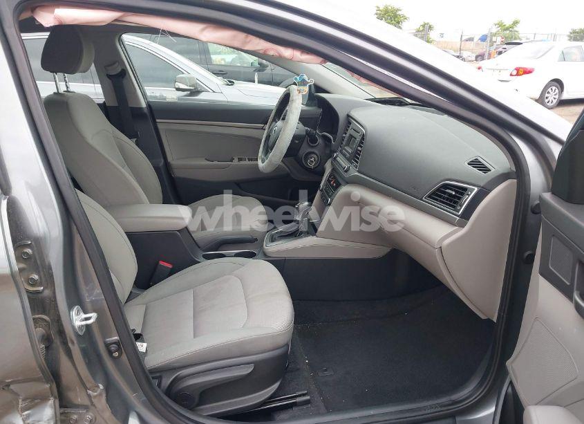Photo 5 of 2017 Hyundai Elantra SE (VIN KMHD74LF2HU151121)