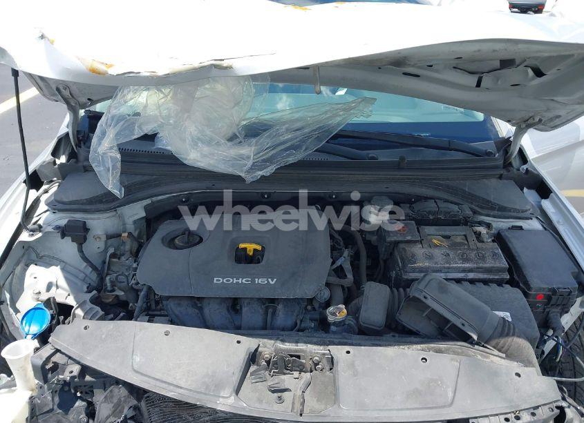Photo 10 of 2018 Hyundai Elantra SE (VIN KMHD74LF2JU614736)