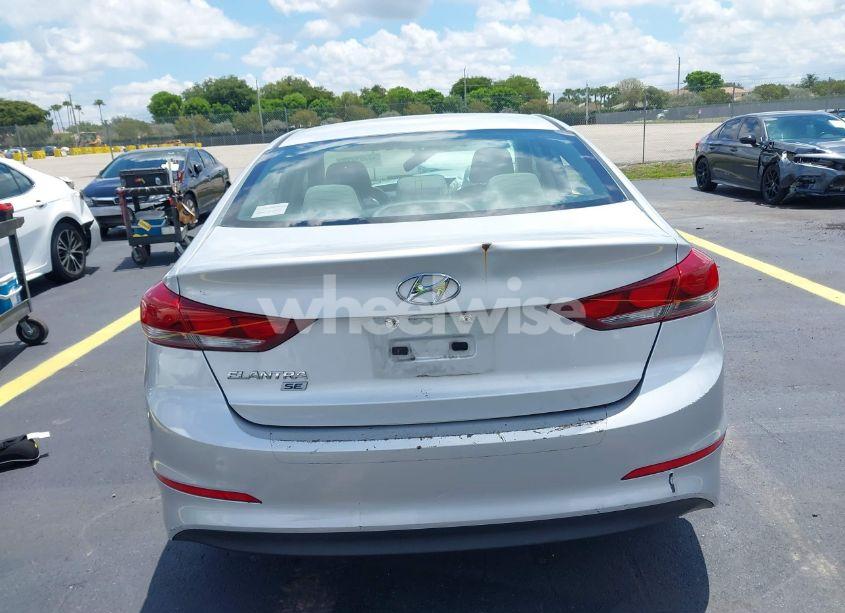 Photo 17 of 2018 Hyundai Elantra SE (VIN KMHD74LF2JU614736)