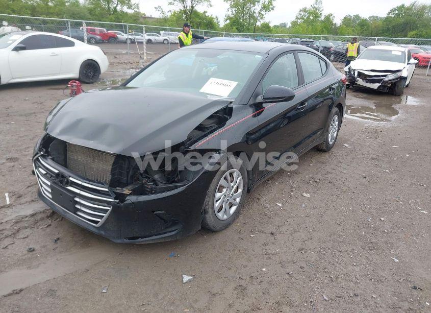Photo 2 of 2017 Hyundai Elantra SE (VIN KMHD74LF3HU091950)