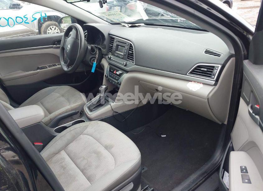 Photo 5 of 2017 Hyundai Elantra SE (VIN KMHD74LF3HU091950)