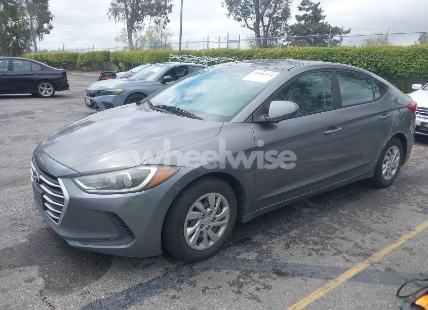 Photo 2 of 2017 Hyundai Elantra SE (VIN KMHD74LF3HU164511)