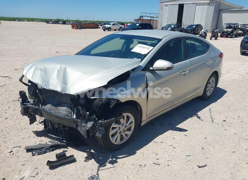 Photo 2 of 2017 Hyundai Elantra SE (VIN KMHD74LF4HU071190)