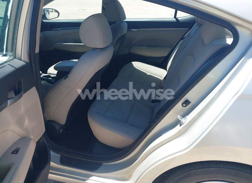 Photo 8 of 2017 Hyundai Elantra SE (VIN KMHD74LF4HU071190)