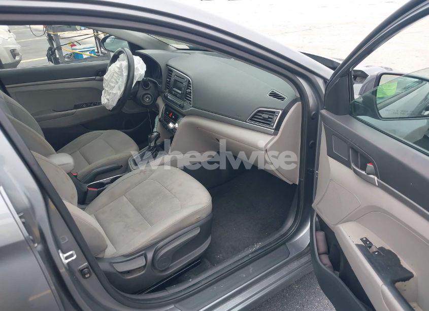 Photo 5 of 2017 Hyundai Elantra SE (VIN KMHD74LF4HU150746)