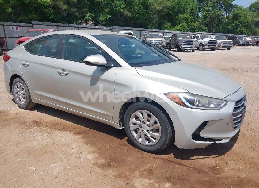 2017 Hyundai Elantra SE (VIN KMHD74LF5HU086894) main photo