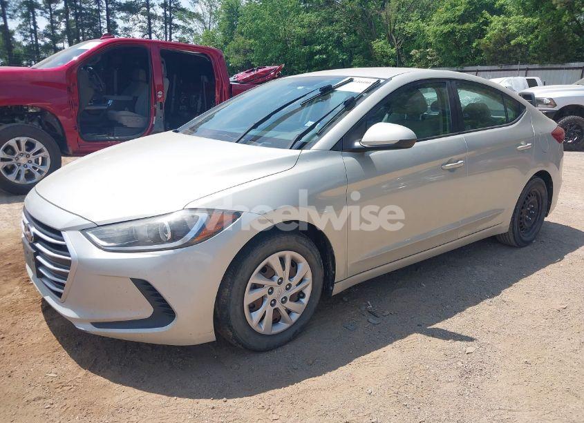 Photo 2 of 2017 Hyundai Elantra SE (VIN KMHD74LF5HU086894)