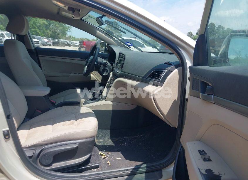 Photo 5 of 2017 Hyundai Elantra SE (VIN KMHD74LF5HU086894)