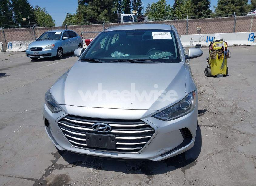 Photo 12 of 2018 Hyundai Elantra SE (VIN KMHD74LF5JU499730)