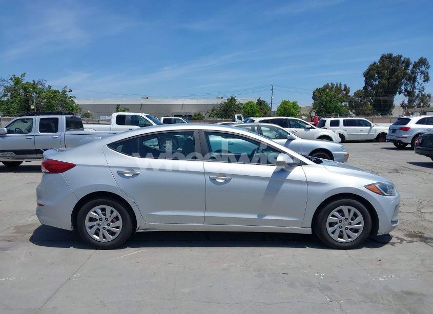Photo 13 of 2018 Hyundai Elantra SE (VIN KMHD74LF5JU499730)