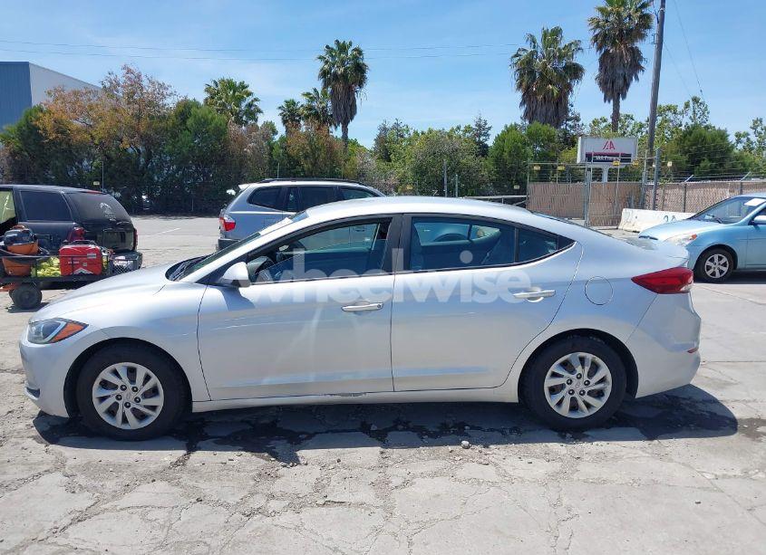 Photo 14 of 2018 Hyundai Elantra SE (VIN KMHD74LF5JU499730)