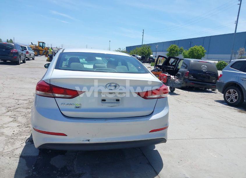 Photo 16 of 2018 Hyundai Elantra SE (VIN KMHD74LF5JU499730)