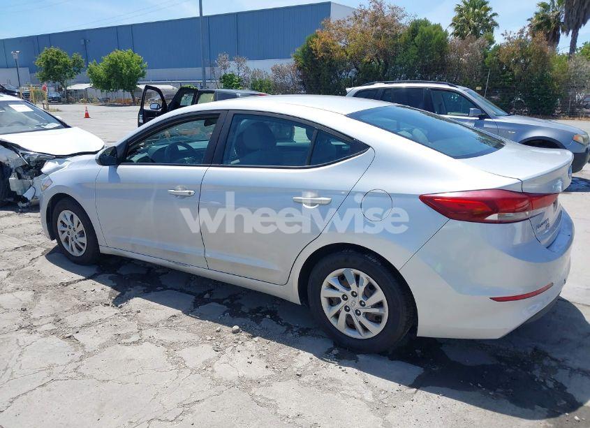 Photo 3 of 2018 Hyundai Elantra SE (VIN KMHD74LF5JU499730)