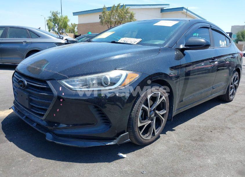Photo 2 of 2018 Hyundai Elantra SE (VIN KMHD74LF8JU449520)