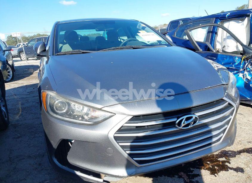 Photo 6 of 2017 Hyundai Elantra SE (VIN KMHD74LF9HU071525)