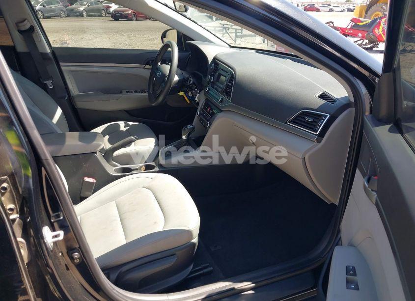 Photo 5 of 2017 Hyundai Elantra SE (VIN KMHD74LF9HU082458)