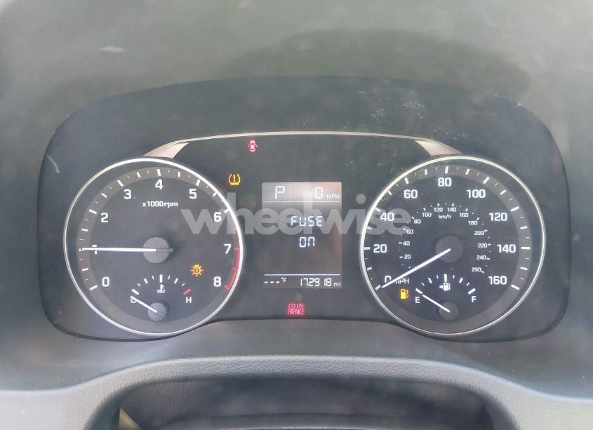 Photo 7 of 2017 Hyundai Elantra SE (VIN KMHD74LF9HU082458)