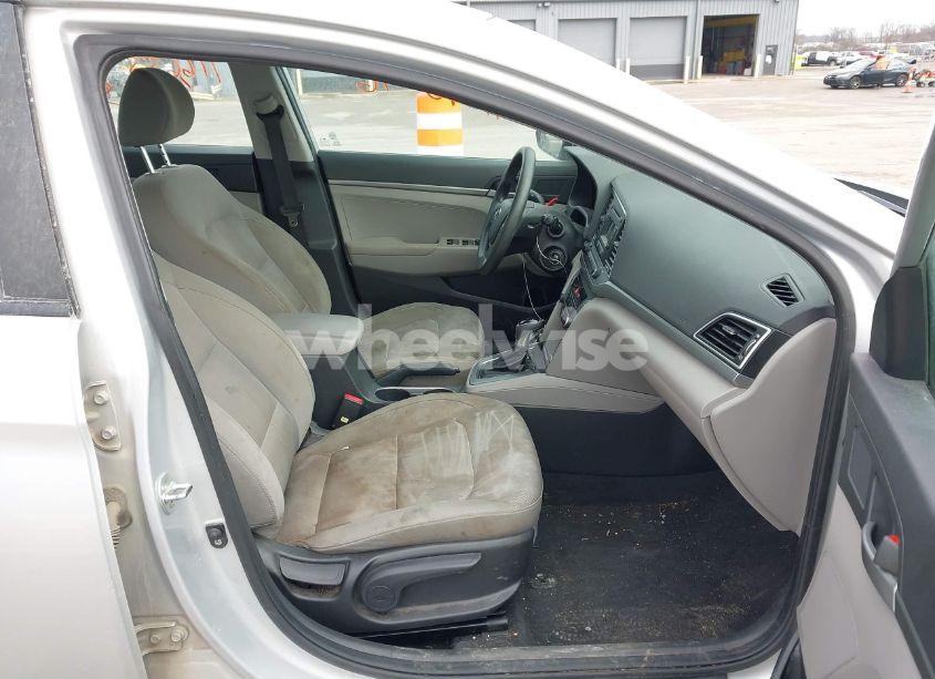 Photo 5 of 2017 Hyundai Elantra SE (VIN KMHD74LF9HU367127)